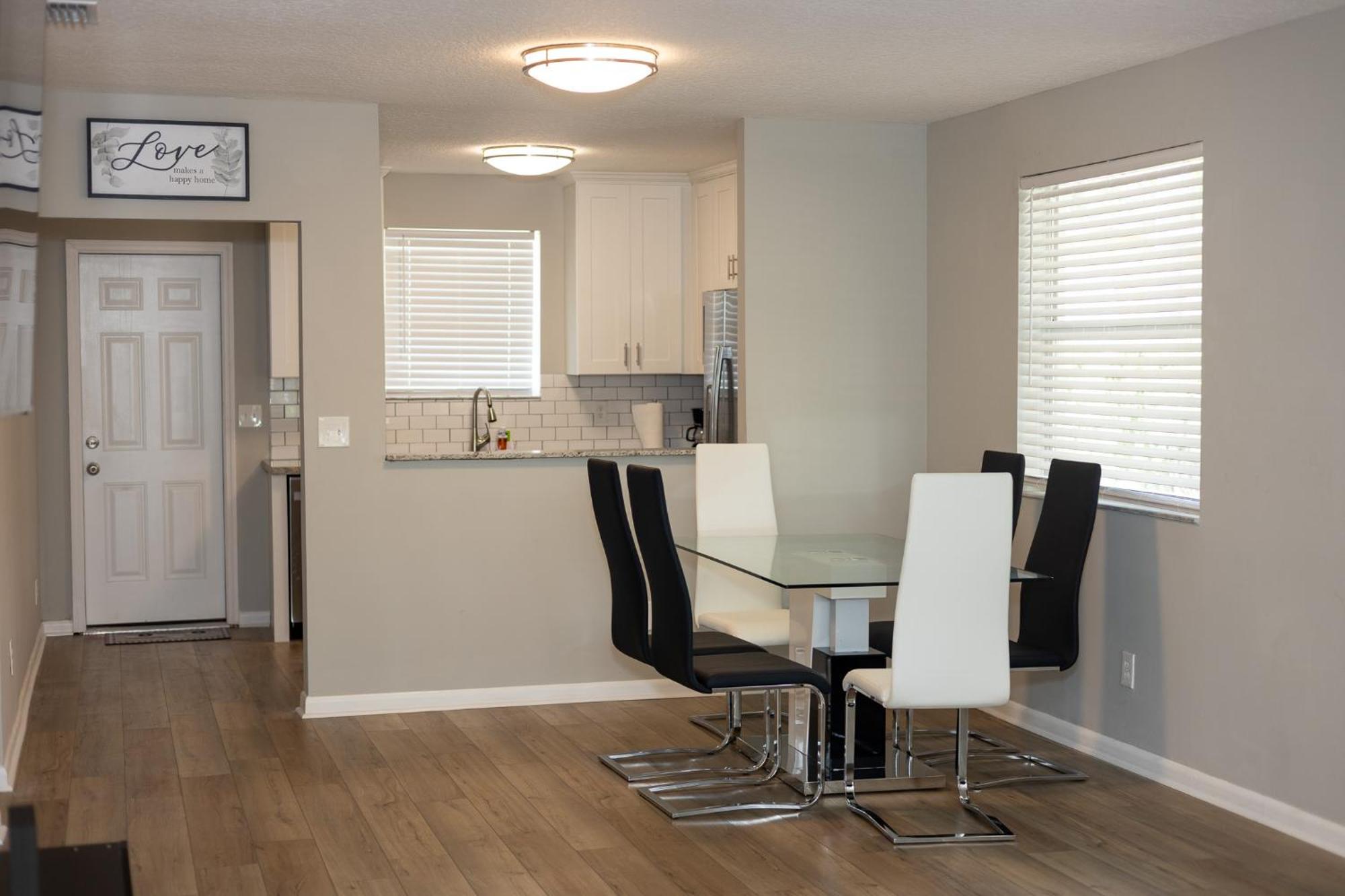 Cozy And Modern Vacation Holiday home Hallandale Beach