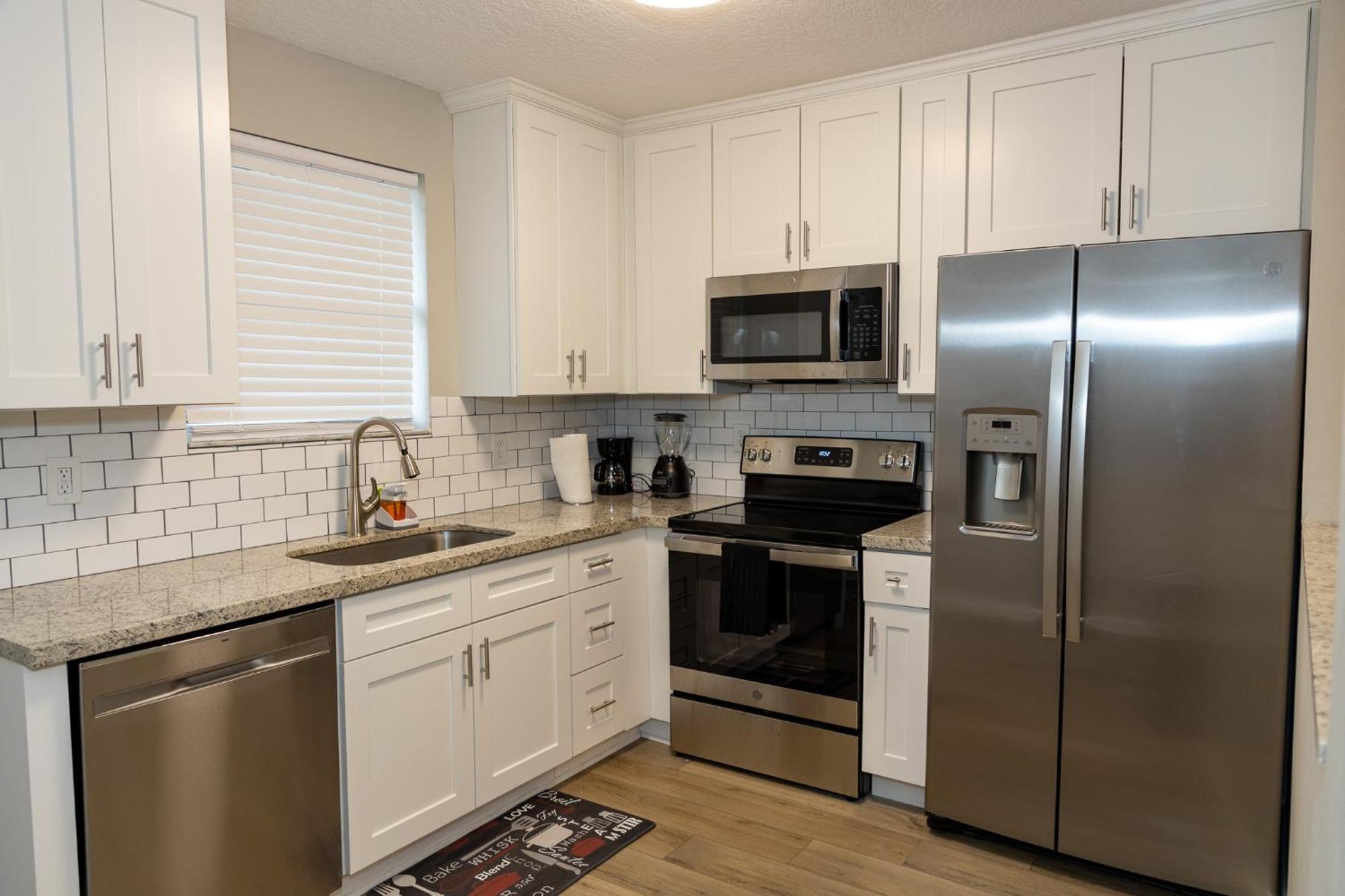 Cozy And Modern Vacation Holiday home Hallandale Beach
